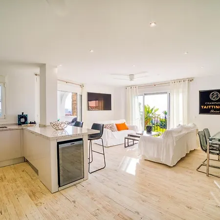 L166 Cabopino Апартаменты